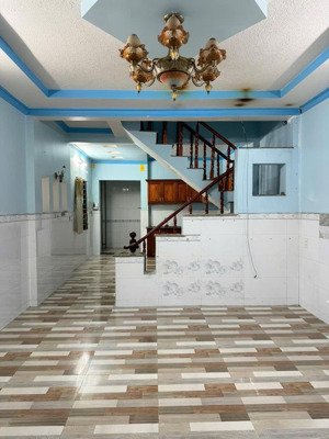 nhà 50m2 ngay metro q12 đúc 1 trệt 1 lầu 2pn đường 5m