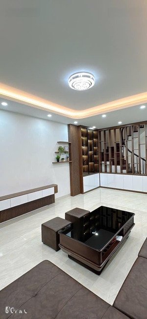 bán nhà 5 tầng chia lô phố mạc thái tổ- trung kính. vị trí đẹp. diện tích: 66mv, mặt tiền rộng: 5m