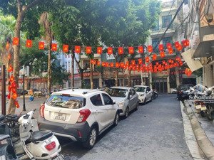 vip phân lô phố hoàng ngân, cầu giấy- view vườn hoa ô tô vòng quanh -65m -5 tầng- mặt tiền 4,2m