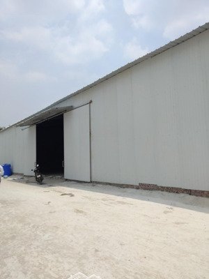 cho thuê kho đường thụy phương, bắc từ liêm, hn. dt 500m và 300m, cao 8m xe công đỗ cửa. giá 75k/m