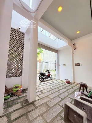 nhà đẹp ở ngay - 3 tầng - oto quay đầu - 4.8x11.5m - giá 7 tỷ xíu