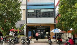 dtsd 550m2 - mặt tiền cách mạng tháng 8, p. võ thị sáu quận 3, giá 50 triệu/tháng