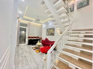 bán nhà dòng tiền 21.5 tỷ/năm đường nguyễn kiệm, phường 9, phú nhuận