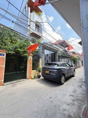 ra mắt căn nhà đẹp say đắm yêu ngay từ cái nhìn đầu tiên. vị trí: khu đông khê - mặt ngõ ô tô