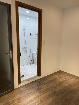 chính chủ cần bán shophouse duplex 2 tầng tại liên phường. đã có sổ đỏ