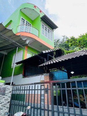 bán căn nhà 1 trệt 2 lầu và 11 phòng trọ 1/ đường đỗ xuân hợp phường phước long b thu nhập 37tr