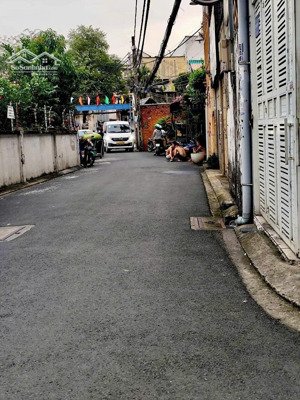 bán nhà tân phú hẻm 5m xe hơi ngủ trong nhà, sát mặt tiền thoại ngọc hầu, 76m² nở hậu, giá 6.29 tỷ