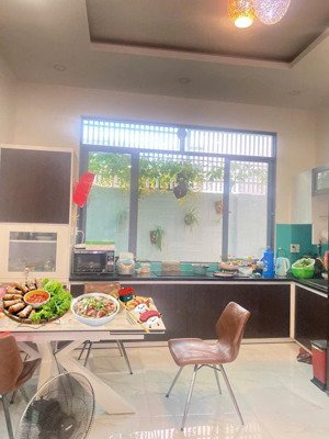 nhà 2 mặt tiền hẻm nguyễn biểu(ô tô) - vĩnh hải( cũ) gần biển- bắc nha trang