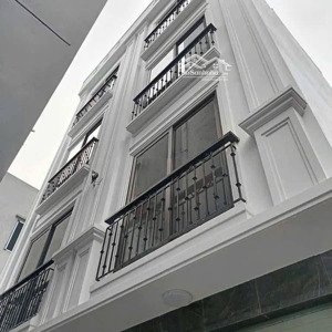 bán gấp - chỉ 5.8 tỷ nhà đẹp keng tại ỷ la, dương nội - 35m2 5 tầng ô tô đỗ cổng - sdcc