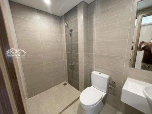 bán cc tòa s8.01 1pn 1wc tại the origami, 2,49 tỷ, 41,6m2 sổ hồng view lanmar 81 .