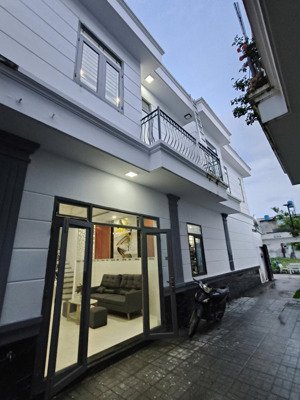 bán nhà chính chủ sổ riêng dưới 1 tỷ 2pn + 2wc tại hóc môn