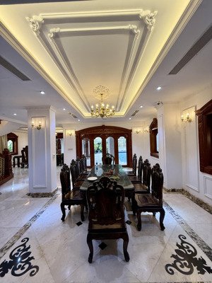 hẻm to hơn mặt tiền nhà nở hậu - được xây 6 tầng - góc ni sư huỳnh liên