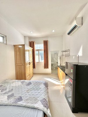 phòng full nội thất gần vinhome nguyễn hữu cảnh, có thang máy, ko chung chủ