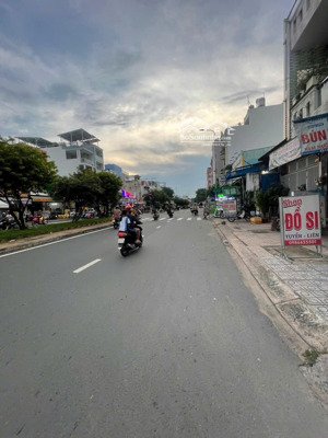 bán nhà mtkd sầm uất lê thúc hoạch tân phú .
 lh/ điệp 