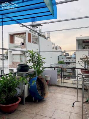 Bán nhanh nhà mặt tiền vị trí hot