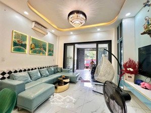 nhà 3tầng - dt : 68m2 - cách ngã 3 lò lu 200m - giá 6,2tỷ