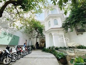 cho thuê biệt thự/villa - nam kỳ khởi nghĩa, phường võ thị sáu, quận 3