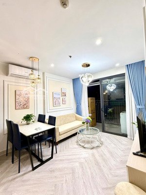 chủ nhà cần bán cụm toà: s1.12
loại căn: 1 n + 43m2
hướng: đb
nội thất: full như 