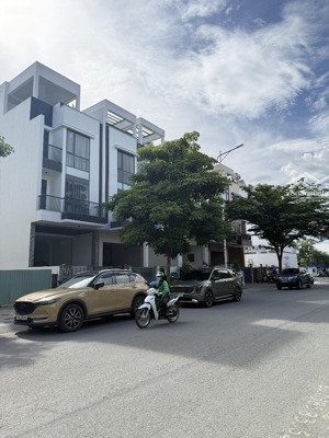 cho thuê nhà mặt tiền khu vực đảo kim cương, quận 2