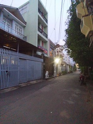 bán nhà mặt tiền đường 28 - đường xe ô tô tránh - phường bình trưng đông - chỉ 9 tỷ hơn - quận 2