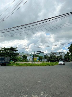 đất mt đường 10m5 thanh nghị, hòa minh. trục thông thẳng đại lộ nguyễn sinh sắc