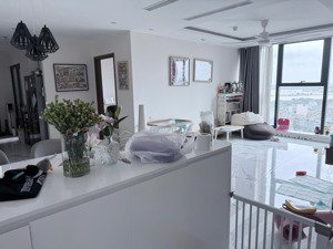 chính chủ bán ch tại sky park residence, 15,5 tỷ, 128m2, tk 3n, căn góc view công viên cầu giấy,