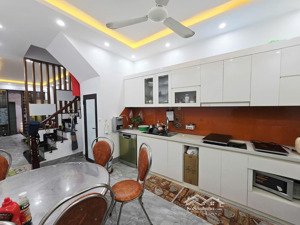 bán nhà riêng tại nguyễn quý đức, thanh xuân bắc, 45 m nhà xây đẹp, 4pn, cách ô tô 15m,giá rẻ 8.5ty