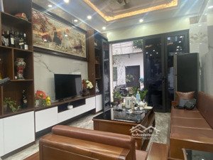 nhà đẹp ở ngay phố kim ngưu 30m² vuông vắn, sổ đỏ chính chủ, giá 6.4 tỷ, ô tô đỗ cổng