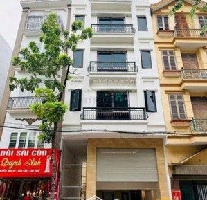 cho thuê nhà 130a mặt phố hoa bằng. dt: 75m2 x 6t. mt: 5m. có thang máy.