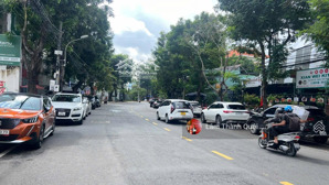 bán nhà mt nguyễn văn hưởng, 8x25, 1 hầm, 3 lầu, st, 10pn, hđt: 110tr/t, 75 tỷ