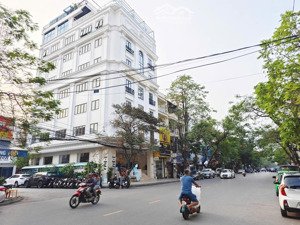 cho thuê nhà lô góc 2 mặt tiền phố văn cao cực thoáng. phù hợp làm nhà hàng, cà phê