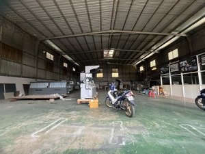 cho thuê xưởng 600m2 dĩ an đường xe công sạch đẹp cao ráo có 3 pha