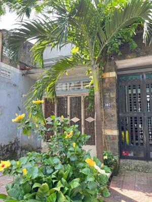 Bán nhà c4 mặt tiền đường 11, Phước Bình, Q9, DT 63m², giá 6.2 tỷ TL.