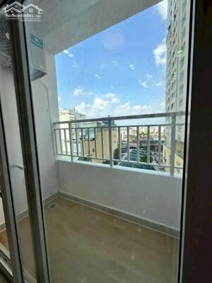 Cần bán căn hộ Âu Cơ sổ hồng riêng, diện tích 53m2, 2 phòng ngủ, giá bán 2 tỷ 990tr. Lh 0384015896