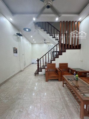 bán nhà dân xây 40m_mt4.8m, 4 ngủ rộng,gần ô tô,chỉ 6xty