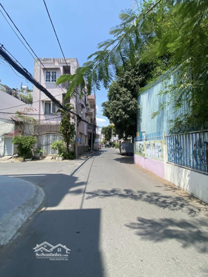 hiếm, nhà 2 tầng 2 mt đường gần trần não - lương định của, dt 10x8m, giá 9,3 tỷ tl