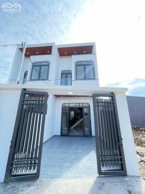 NHÀ LẦU MỚI HOÀN THIỆN NGAY NHÀ THỜ TÂN TRIỀU