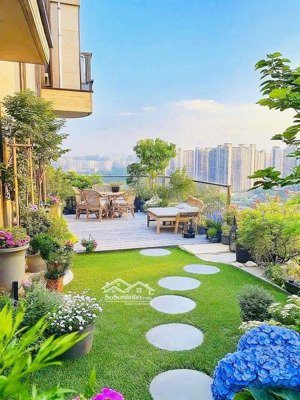căn hộ view sông kèm cả sân vườn rộng 17m2 - lh: 