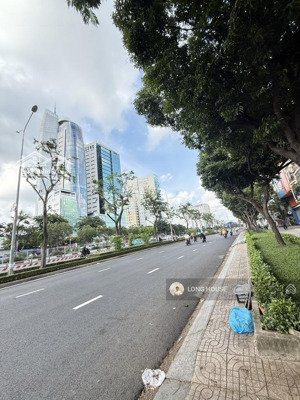 nhà 70m2, ngang 4m, nở hậu 5m, thửa đất vuông vắn ngay p. 17, bình thạnh