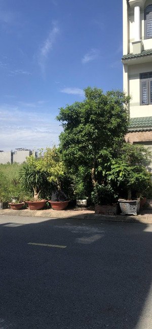 bán nr 4pn, 6wc, 120m2, mặt tiền 6m, phú hồng thịnh 9, dĩ an, bình dương, 8,2 tỷ