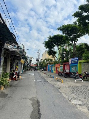 bán nhà đẹp hẻm xe hơi đối diện trường mầm non - cách sân bay 10phút. giá chỉ 4 tỷ 390!