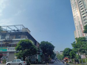 siêu hiếm, văn khê 210m2, mặt tiền 25m, 5 tầng, căn góc, chân hơn 10 tòa chung cư