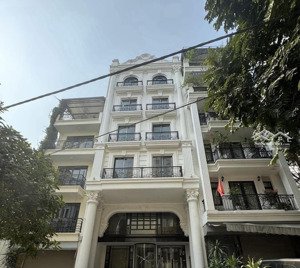 siêu phẩm minh khai. nhà đẹp lô góc khu víp, dân trí cao, vị trí đẹp cách 1 nhà ra phố. gần chợ mơ.