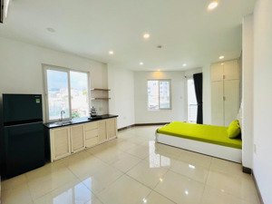 căn hộ ban công view landmark 81 - tân cảng giao d1 bình thạnh