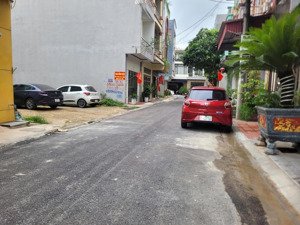 3t - 79m2 - mặt tiền 5m - khu (lô tây) phân lô cán bộ. vỉa hè 1,5m đường 8m. gara 7 chỗ. sổ cất két