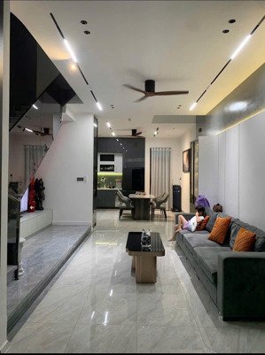 cần bán gấp căn nhà 3 tầng mới mặt tiền đường 7m5 đa phước 2 cách sông chỉ có 50m.