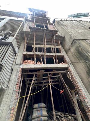 BÁN NHÀ NGÕ 298 NGỌC HỒI, ĐANG XÂY THÔ, GIÁ HOÀN THIỆN, SÁT Ô TÔ TRÁNH, SỔ VUÔNG VẮN