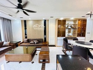 cực đẹp! phân lô hoàng quốc việt, thang máy, ôtô vào nhà, vài bước ra phố, nhà mới ở ngay, 66m2*6t