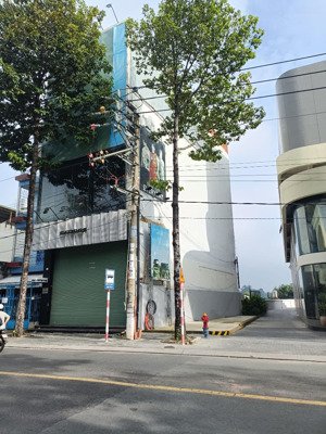 cần bán nhà đẹp mặt tiền kinh doanh đường yersin