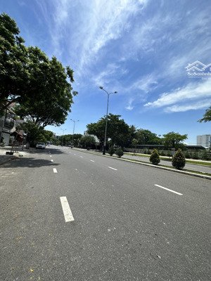 bán đất đường 7m5 xuân thuỷ đối diện công viên thanh niên. gọi tuyết